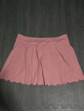 Women’s Scallop Hem Pink Skort